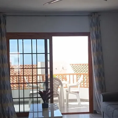 Hc Abroad דירה אדחה